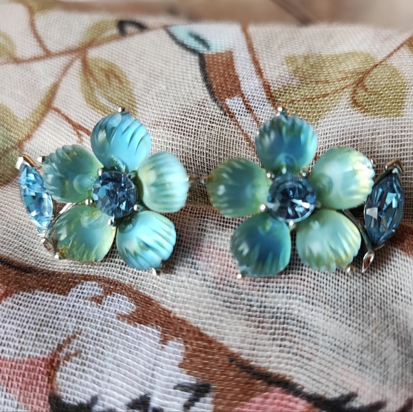 Lisner Ombre Silver Rhodium Plate Screw Back Fruit Salad Earrings Molded Plastic - Picture 2 of 7